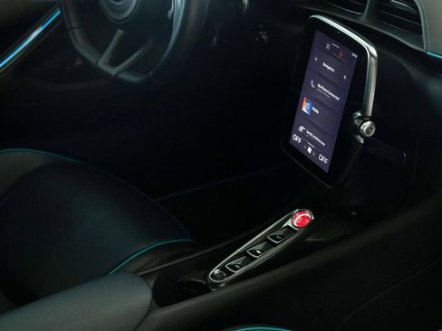 Used 2023 McLaren Artura image 24