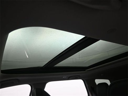 New 2025 Honda Pilot Touring image 4