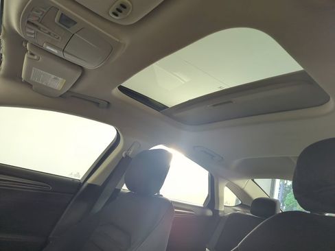 Used 2015 Ford Fusion SE w/ Equipment Group 201A FWD image 28