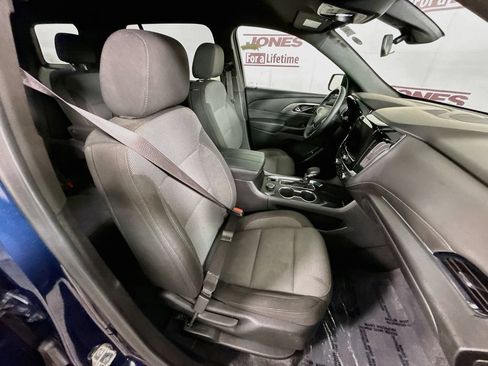 Used 2023 Chevrolet Traverse LT FWD image 32