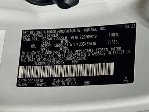 Used 2023 Toyota Highlander XLE FWD image 31