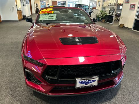 Used 2025 Ford Mustang GT Premium RWD image 8