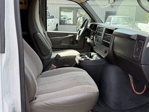Used 2010 Chevrolet Express 3500 w/ Ambulance Package image 9