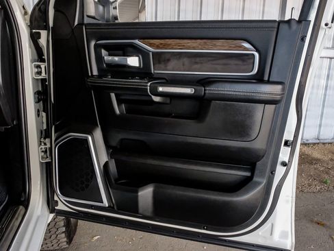 Used 2019 RAM 2500 Laramie image 46