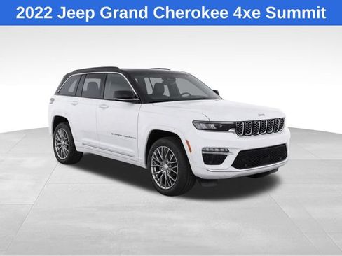 Used 2022 Jeep Grand Cherokee Summit w/ Luxury Tech Group V AWD/4WD image 2