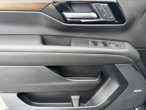 New 2026 Chevrolet Tahoe High Country image 10