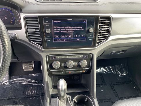 Used 2021 Volkswagen Atlas Cross Sport SEL Premium image 9