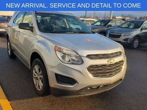 Used 2017 Chevrolet Equinox LS image 9