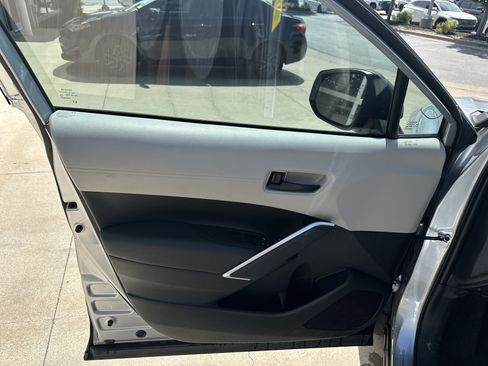 Used 2023 Toyota Corolla Cross L FWD image 13