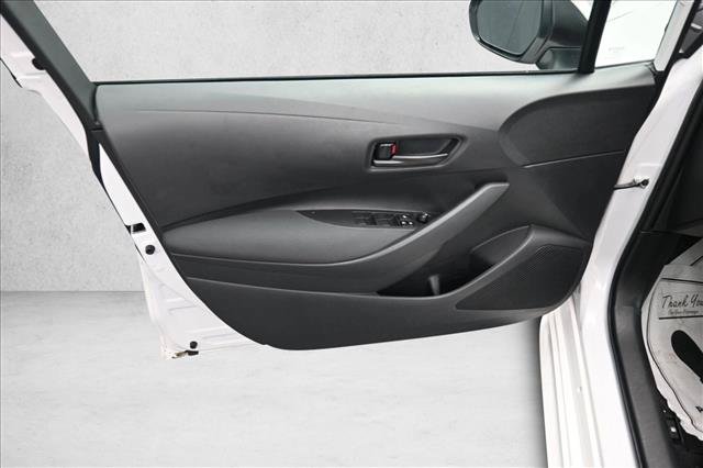 Used 2025 Toyota Corolla LE FWD image 18