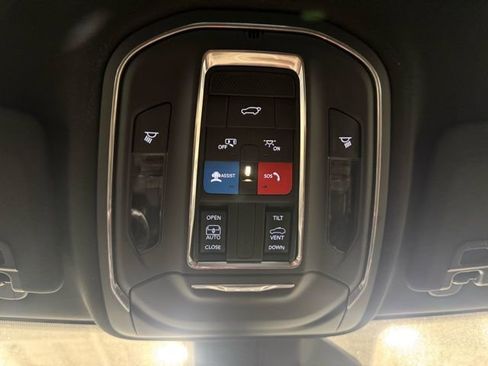 New 2026 Jeep Grand Cherokee Laredo AWD/4WD image 17