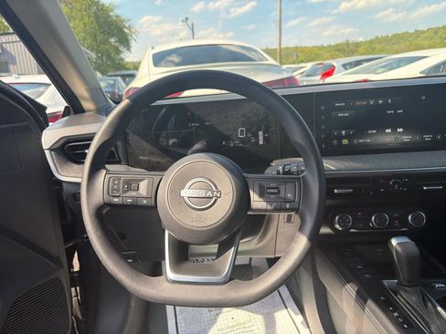 Used 2025 Nissan Kicks SV AWD/4WD image 20