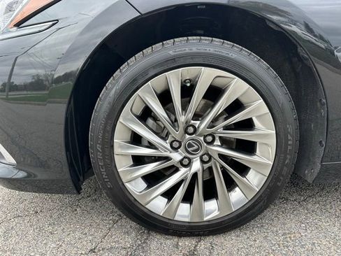 Used 2022 Lexus ES 300h w/ Luxury Package FWD image 9