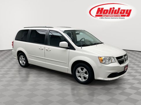 Used 2012 Dodge Grand Caravan SXT image 1