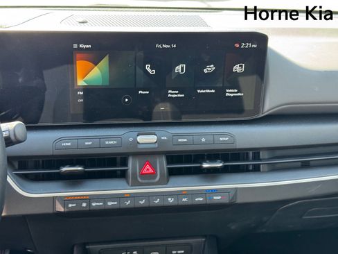 New 2025 Kia K4 LXS image 13