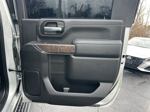 Used 2023 GMC Sierra 2500 Denali w/ Denali Ultimate Package image 17