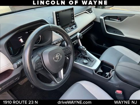Used 2019 Toyota RAV4 Limited w/ Carpet Mat Package AWD/4WD image 10