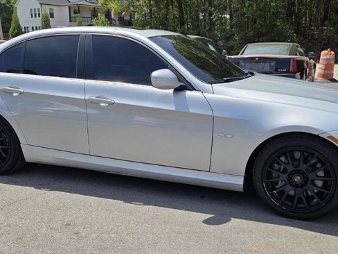 Used 2011 BMW 335i Sedan image 4