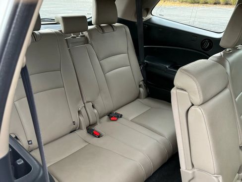 Used 2016 Honda Pilot Touring image 25