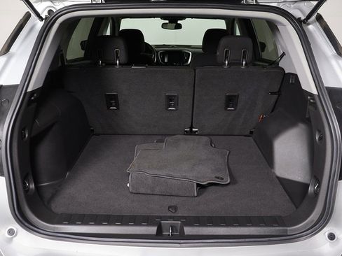 Used 2020 GMC Terrain SLE image 13