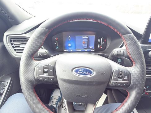 Used 2024 Ford Escape ST-Line image 14