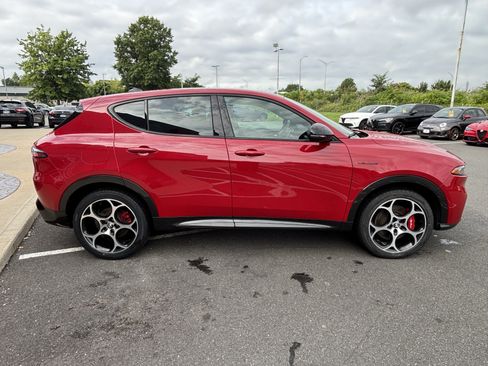 Used 2024 Alfa Romeo Tonale Ti w/ Premium Interior Package AWD/4WD image 8