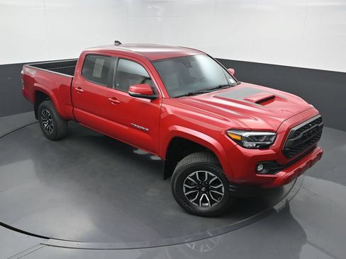 Used 2022 Toyota Tacoma TRD Sport w/ Technology Package AWD/4WD image 31