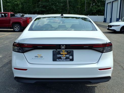Certified 2025 Honda Accord SE image 11