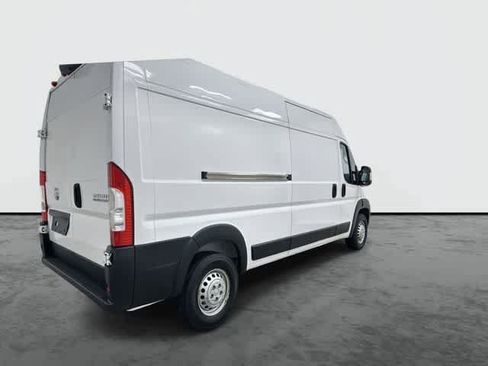 Used 2025 RAM ProMaster 2500 w/ Convenience Group FWD image 4