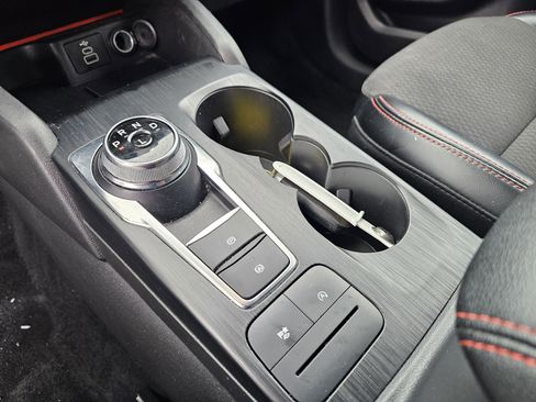 Used 2024 Ford Escape ST-Line image 25