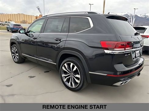 Used 2022 Volkswagen Atlas SEL Premium image 5