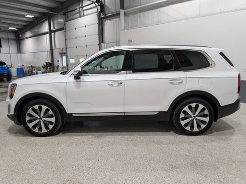 Used 2020 Kia Telluride S w/ S 8 Passenger Seating Package AWD/4WD image 5