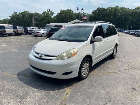 Used 2009 Toyota Sienna XLE w/ Towing Prep Pkg image 1
