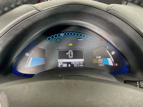 Used 2015 Nissan Leaf SV FWD image 18