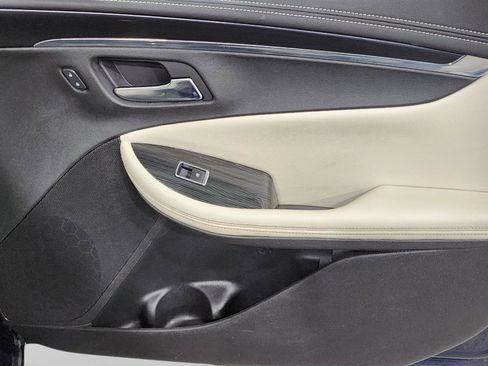 Used 2018 Chevrolet Impala LT w/ Sunroof and Spoiler Package FWD image 24