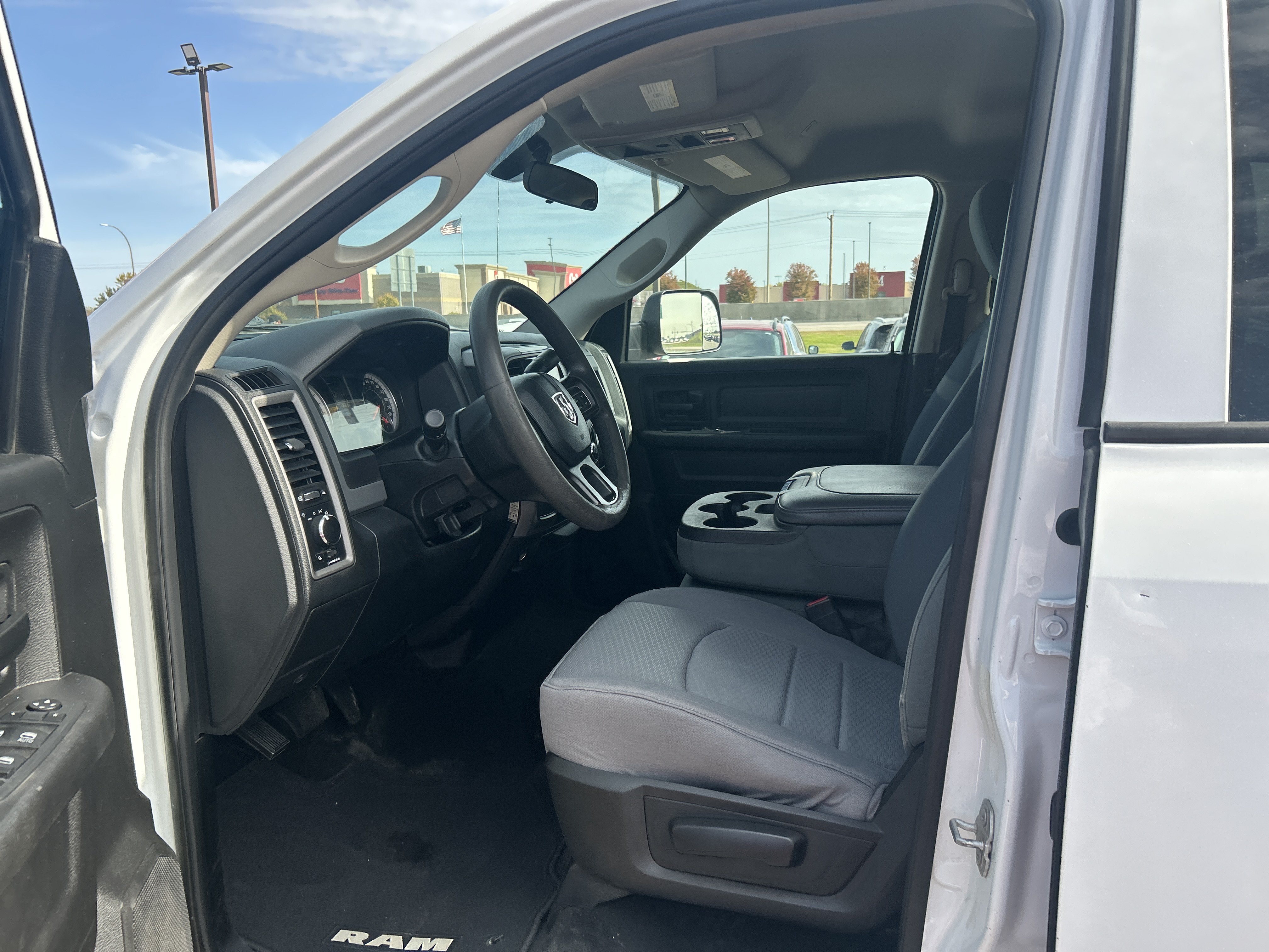 Used 2018 RAM 2500 Tradesman w/ Chrome Appearance Group AWD/4WD image 11