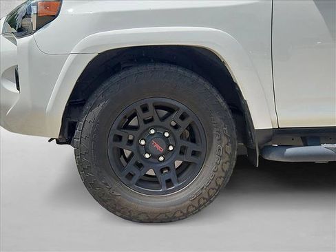 Used 2023 Toyota 4Runner SR5 Premium w/ Moonroof Package RWD image 16