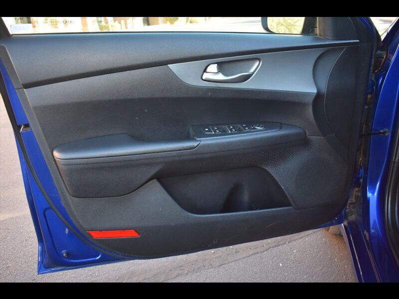 Used 2021 Kia Forte LXS FWD image 17