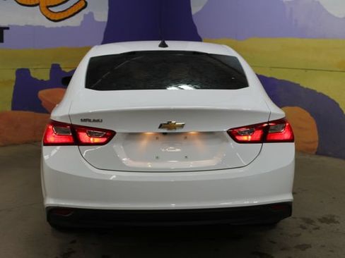 Used 2018 Chevrolet Malibu LS FWD image 3