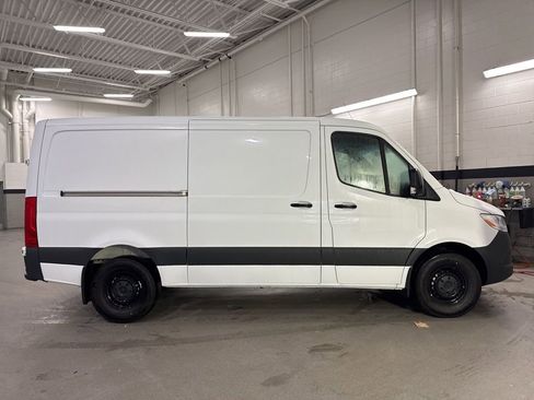 Used 2026 Mercedes-Benz Sprinter 2500 image 8