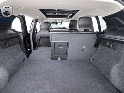 Certified 2025 Volvo XC40 B5 Core image 28