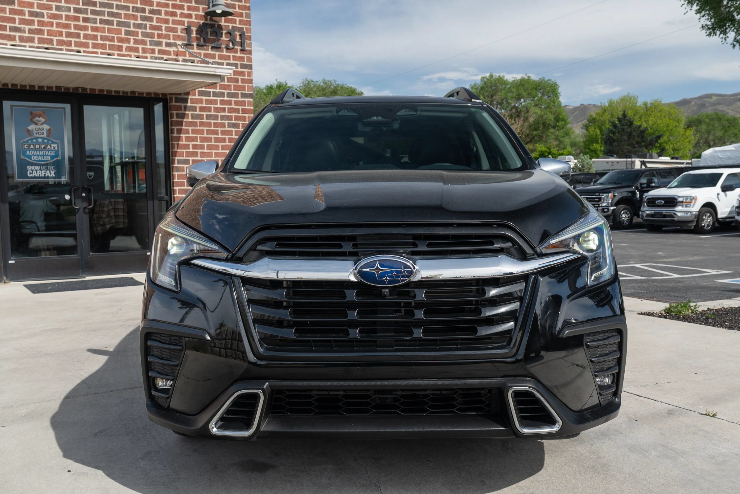 Used 2023 Subaru Ascent Touring AWD/4WD image 2