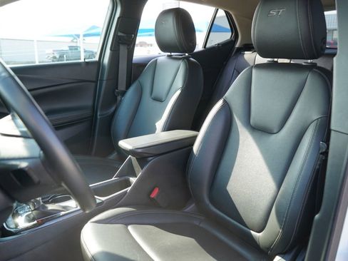 Used 2024 Buick Encore GX Sport Touring image 16