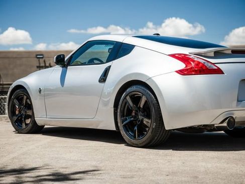 Used 2009 Nissan 370Z Touring w/ Sport Pkg image 49