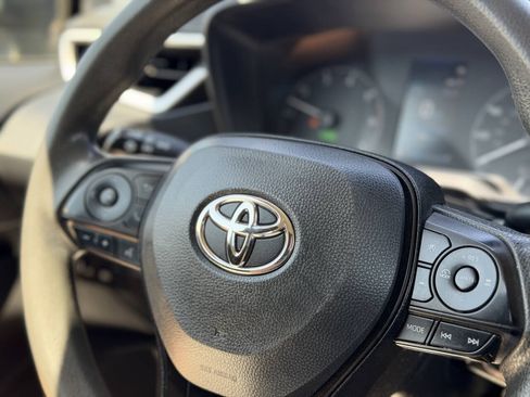 Used 2023 Toyota Corolla LE FWD image 8