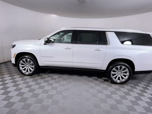 New 2025 Chevrolet Suburban Premier image 5