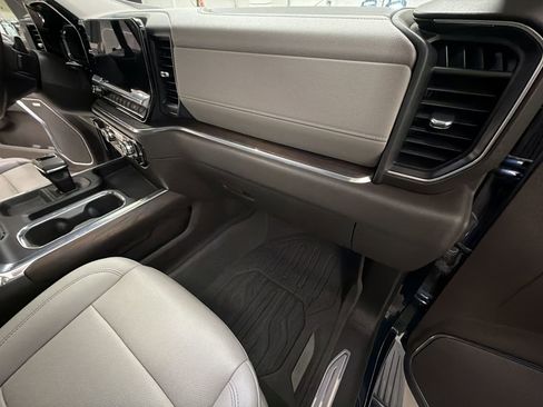 Used 2022 GMC Sierra 1500 SLT w/ SLT Premium Plus Package image 29