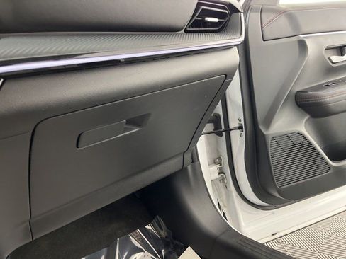 Used 2025 Nissan Kicks SR FWD image 31