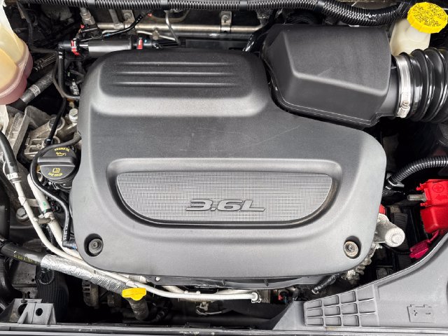 Used 2022 Chrysler Pacifica Touring-L FWD image 21