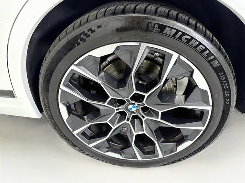 Used 2025 BMW X7 xDrive40i w/ M Sport Package AWD/4WD image 31